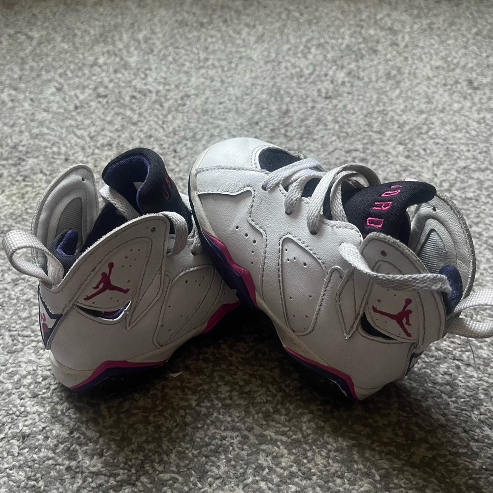 Jordan 7 “Fireberry” TD. Size 6. Good Condition. Fast Shipping. Quick Responses.
